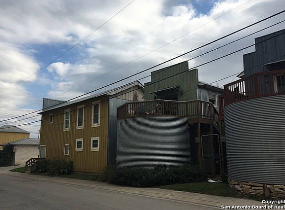 2nd image of 414 Clay St #201&2