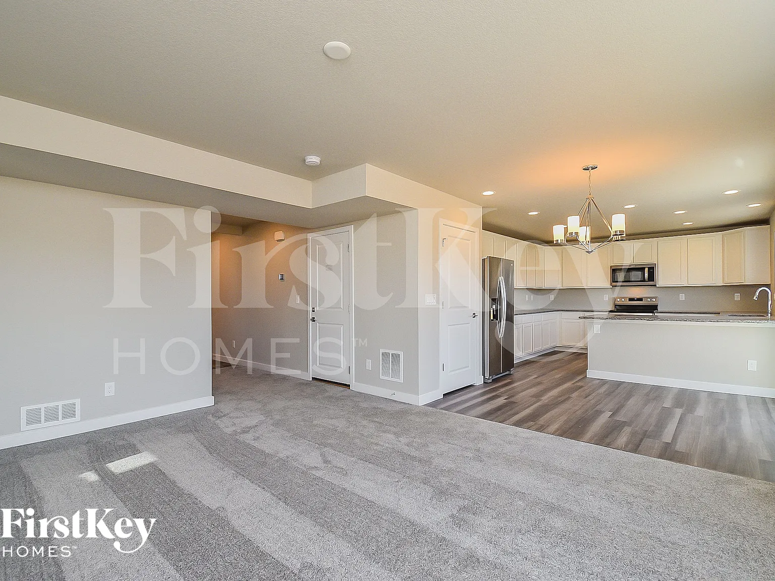 3 bed, 2.5 bath, 1643 sqft, $2,530 — Photo 3