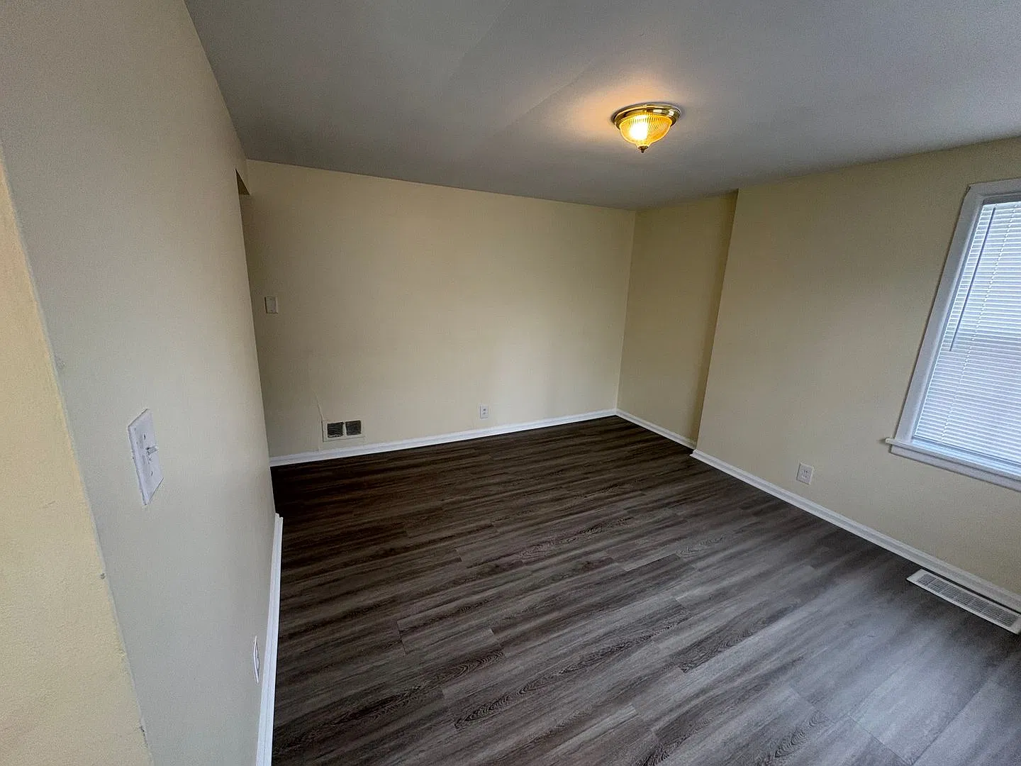 Charming 3BR/2BA Home with Hardwood Floors & Covered Parking — Photo 4