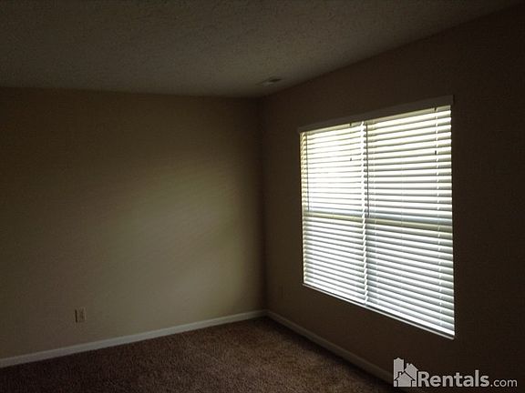 3rd image of 3305 Whispering Woods Dr