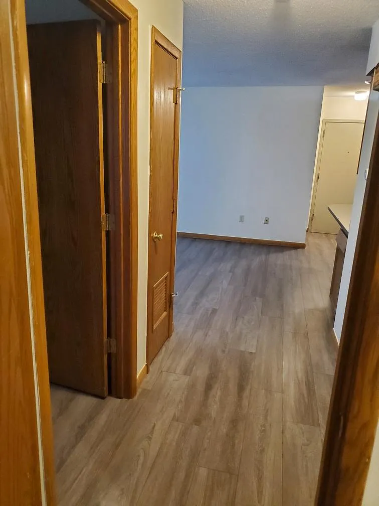 2 bed, 750 sqft, $985 — Photo 4