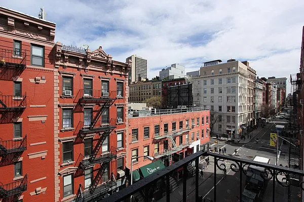 Rented by Compass | media 11