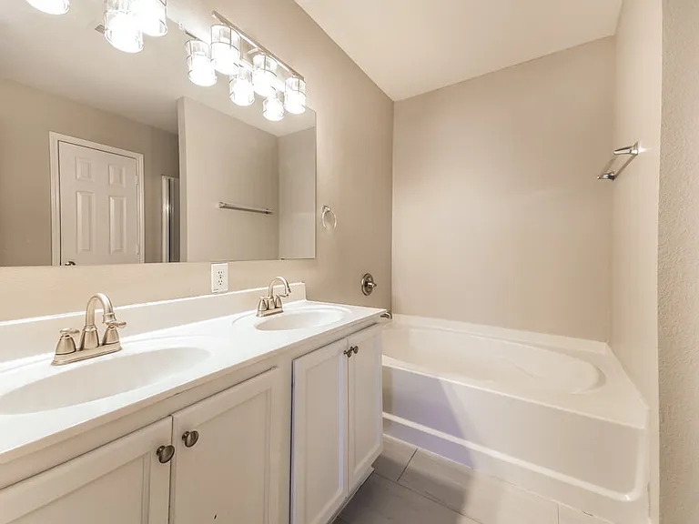 1412 Laurel Ln — Photo 15