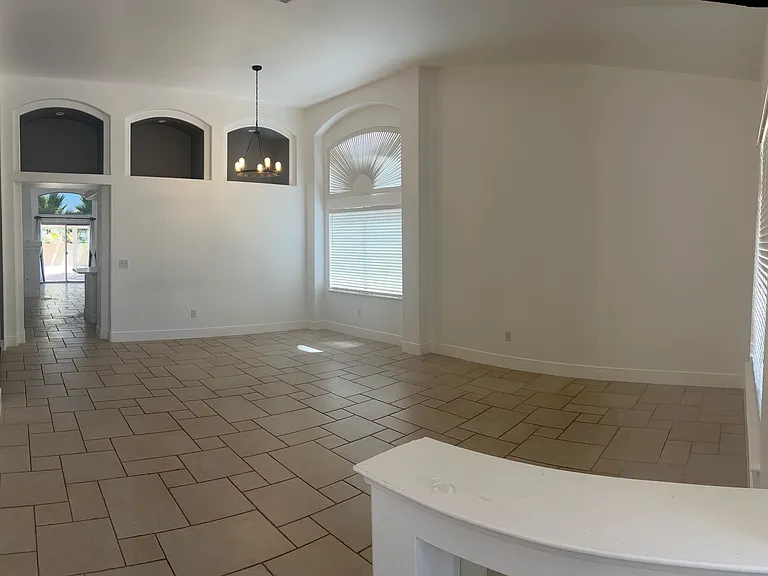 9520 Mountainair Ave — Photo 5