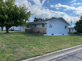 114 NW 1st St, Linton, ND 58552