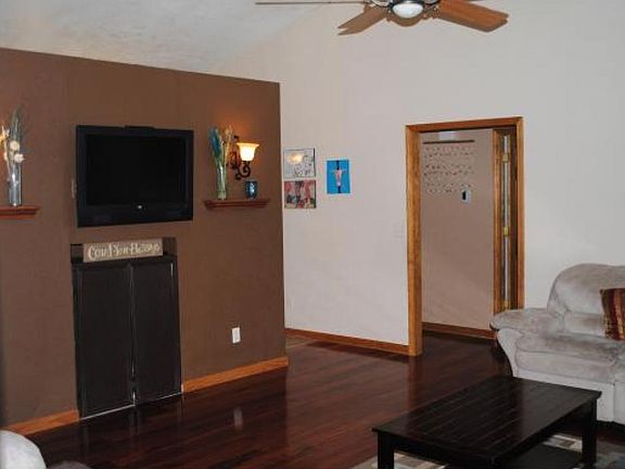 4th image of 2914 Sanibel Dr