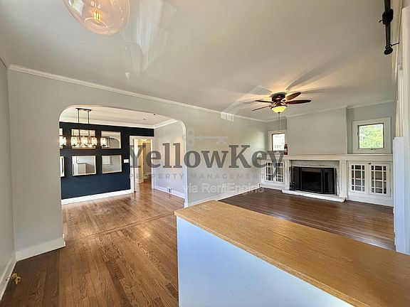 2nd image of 376 Hill Ave