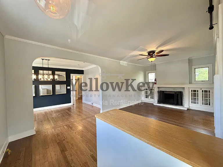 376 Hill Ave — Photo 2