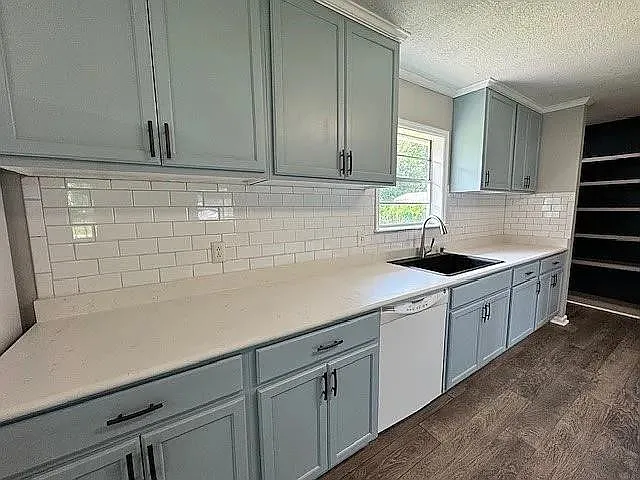 203 N Lake Dr — Photo 8
