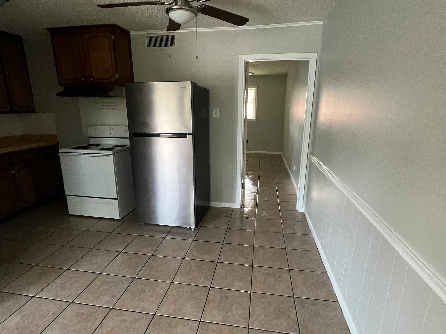 403 Gulpha Drive Apartments — Photo 4