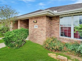1002 Willow Pond Ct, College Station, TX 77845