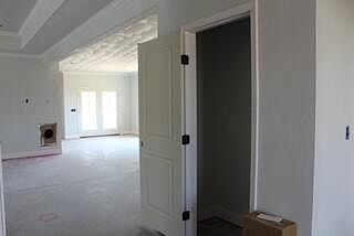 4th image of 336 Merion Cir