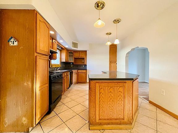 2nd image of 60 Lexington Ave #2A