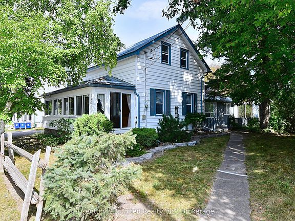 2nd image of 136 Water St
