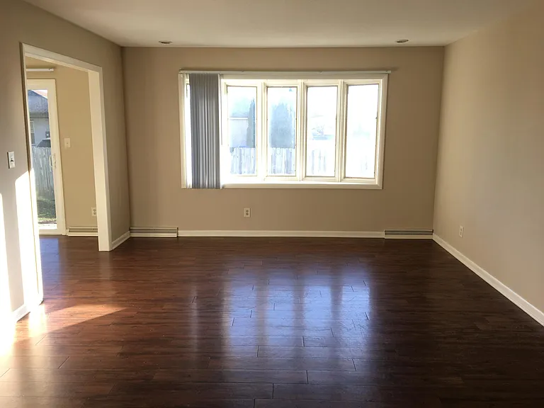 2404 Lyndhurst Dr — Photo 6