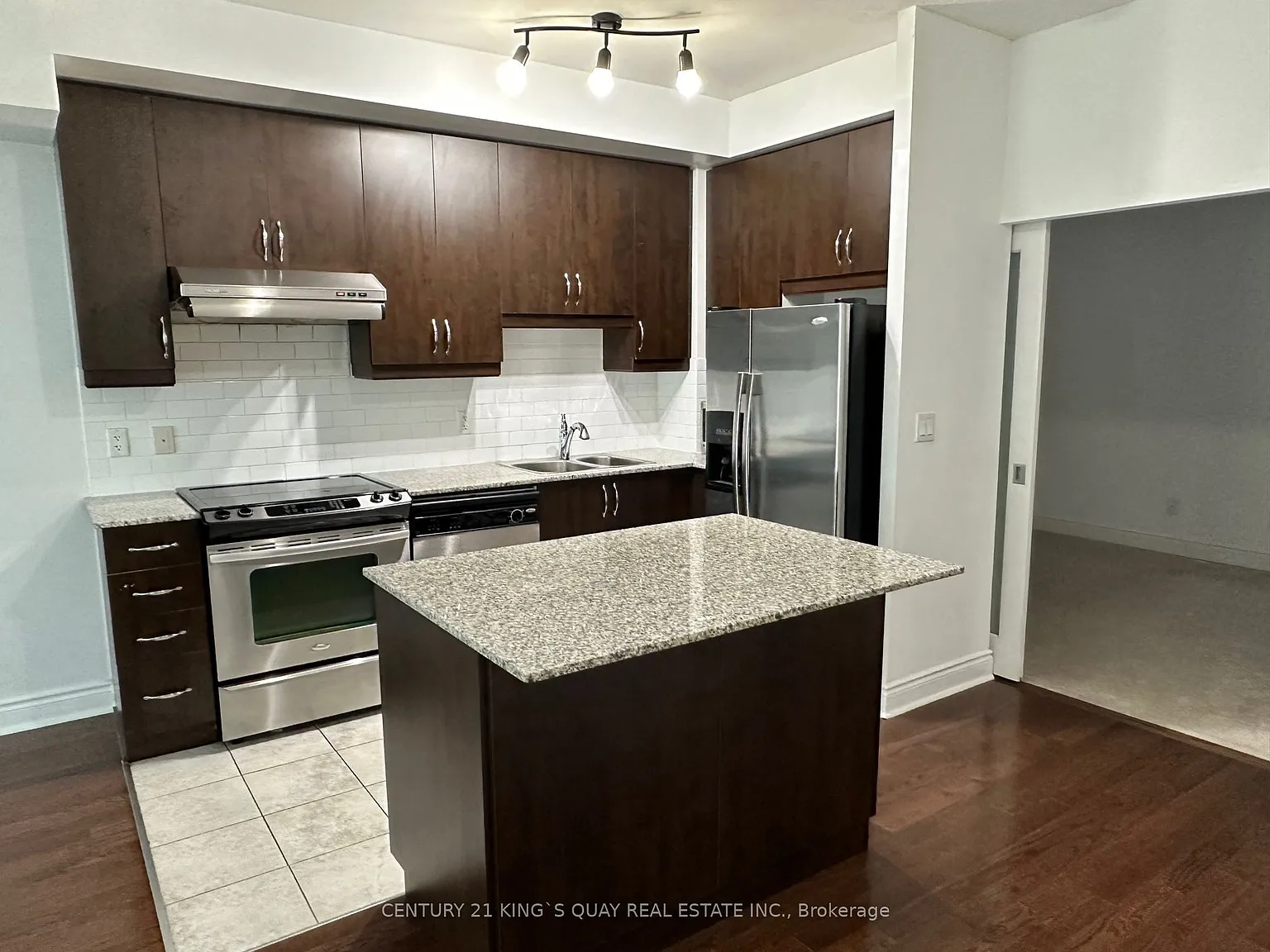 2 bed, $2,700 — Photo 3