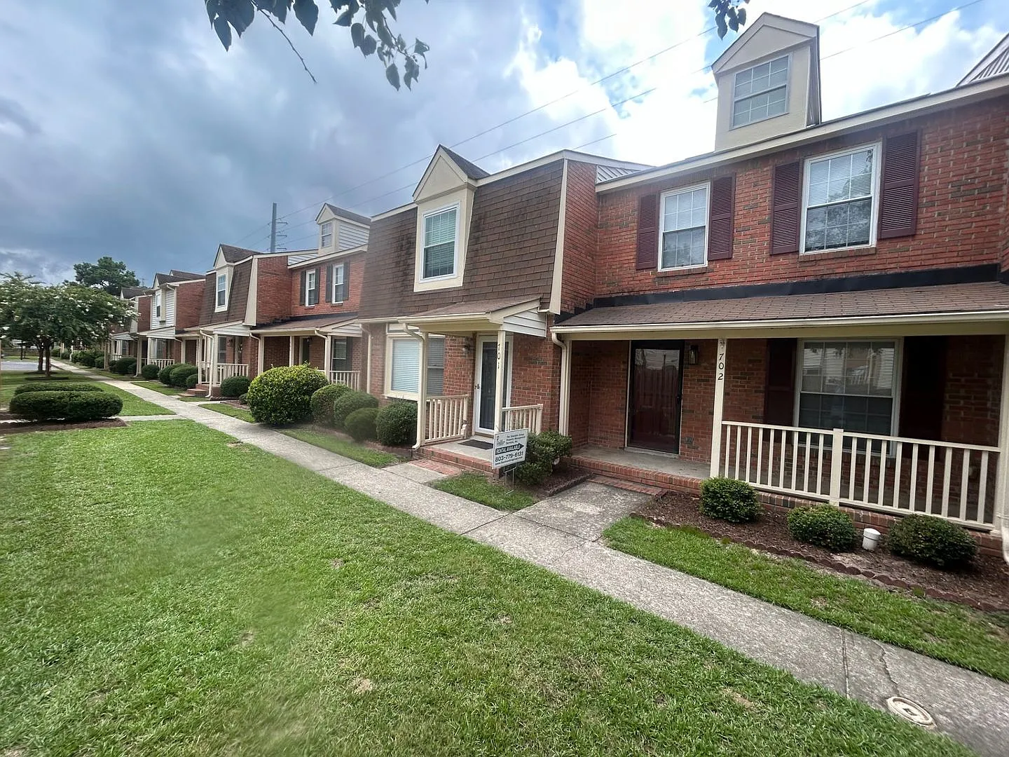 West Columbia Townhome Convenient To Airport, Lexington, and Downtown Columbia — Photo 1