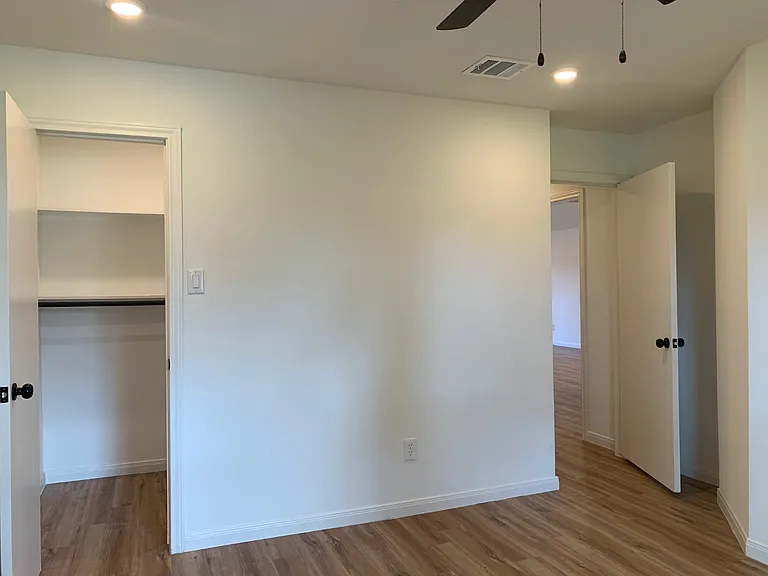 336 Lakewood Ct — Photo 22