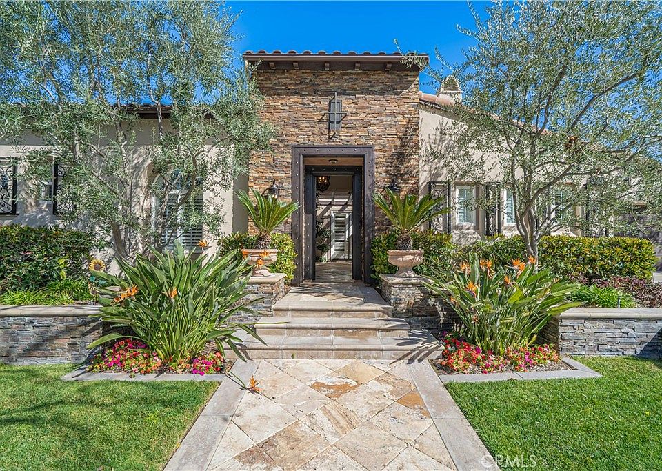 1st image of 26524 Valley Oak Ln