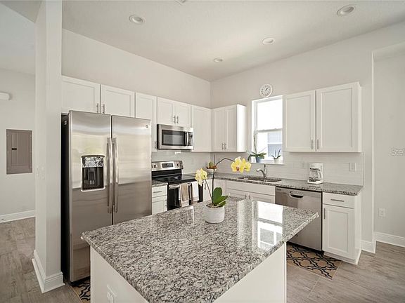 3rd image of 11221 Moultrie Pl