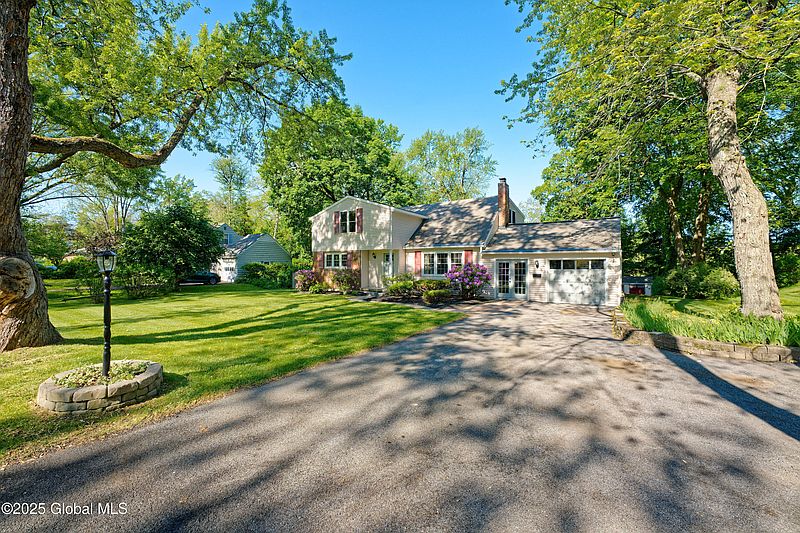 3rd image of 9 S Maple Lane