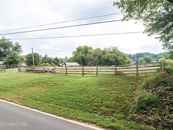 3rd image of 3706 Holston Hills Rd