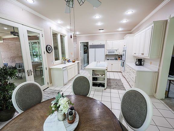 3rd image of 1 Summer Creek Way
