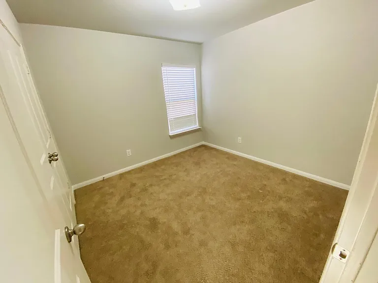 596 Ruby Ln — Photo 18