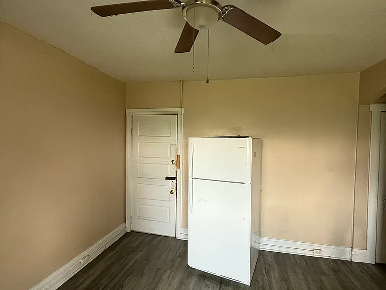 4059 Lower Valley Pike #4 — Photo 11