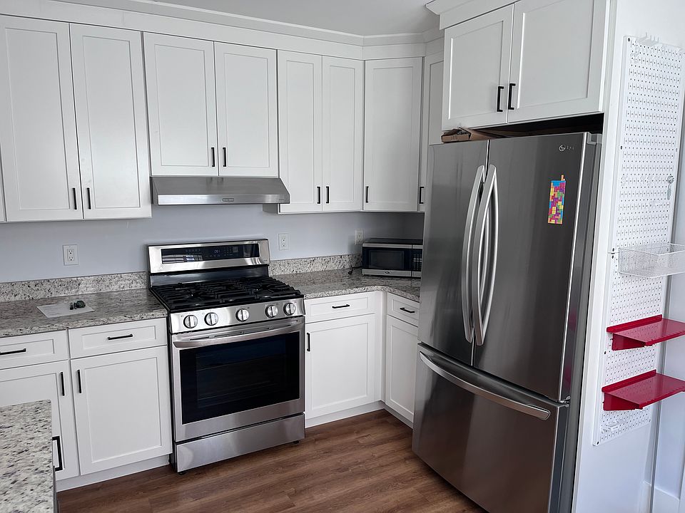 Renovated kitchen, ample cabinet space, brand new fridge