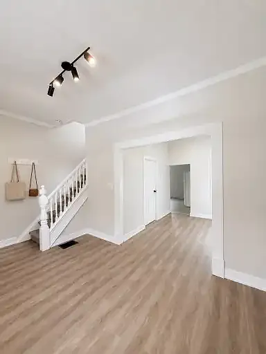 2 bed, 1.0 bath, 1000 sqft, $1,945 — Photo 3