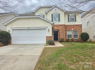 10927 Kinnairds St, Charlotte, NC 28278
