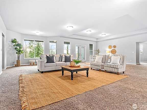 4th image of 21070 Wildwood Place
