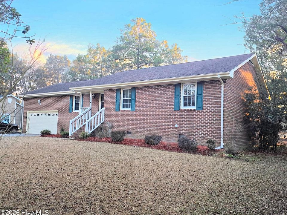 1st image of 709 Plantation Drive