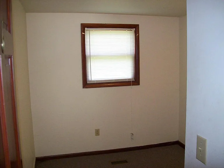 100 Robbins Rd #B — Photo 8