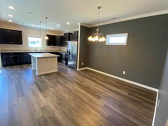 3rd image of 111 Scenic Lakes Dr