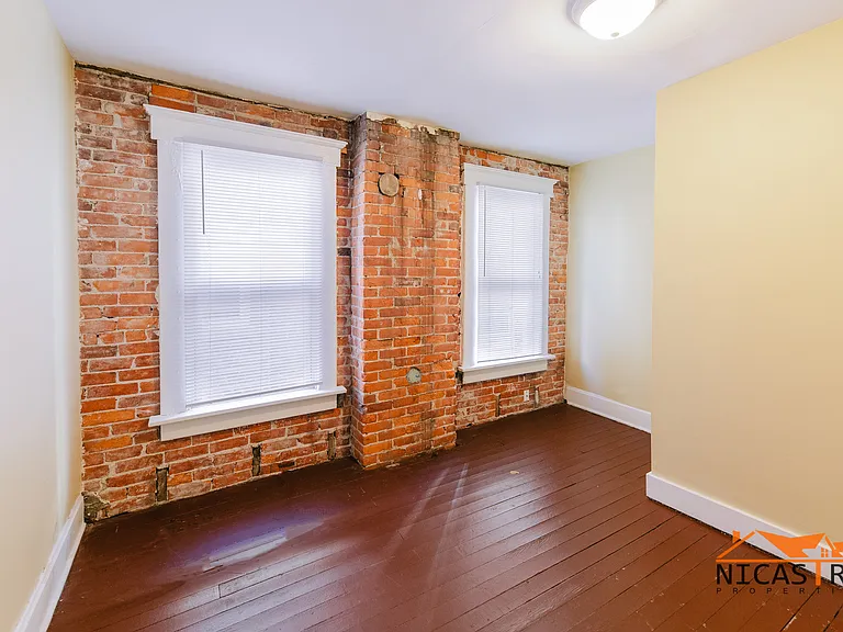 136 E 11th Ave — Photo 28