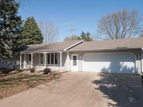 211 Louisiana Ave SW, Orange City, IA 51041