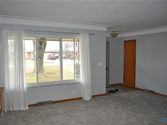 2nd image of 203 Park Ln