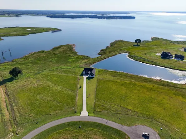 415 Sailview Ct, Honey Grove, TX 75446