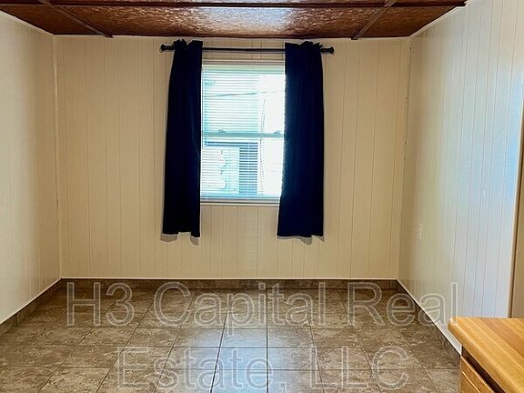 3rd image of 117 N Shamrock St #4