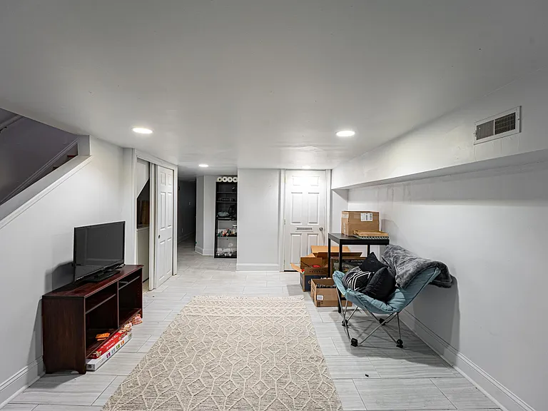 1528 Brown St #1 — Photo 19