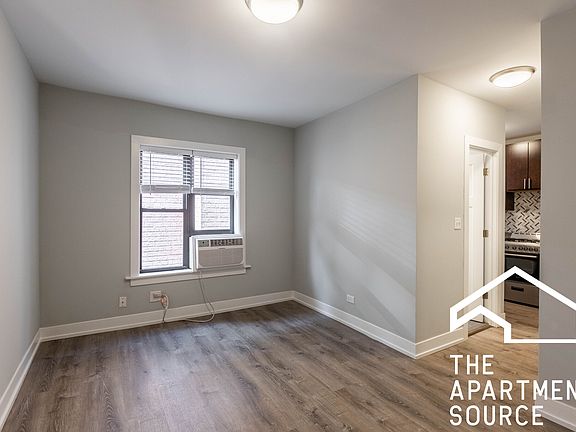 4th image of 431 W Belden Ave APT C303