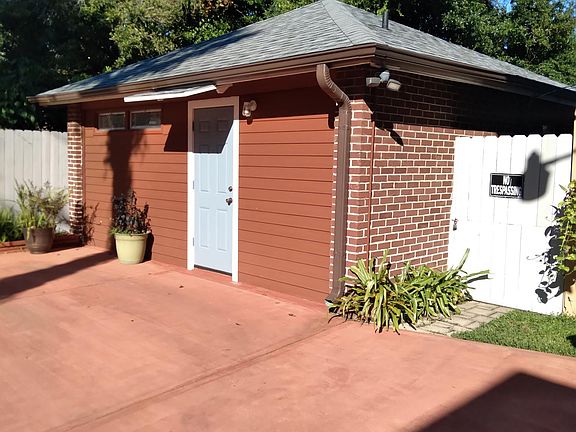 2nd image of 2561 Myra St