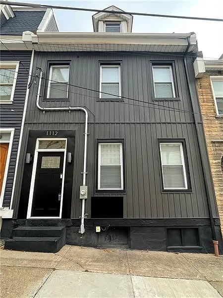 1112 James St photo 1