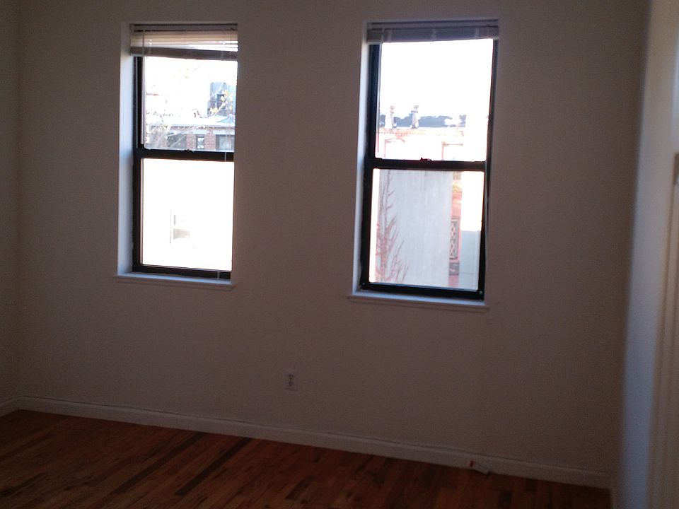 2nd image of 205 Montrose Ave APT 6