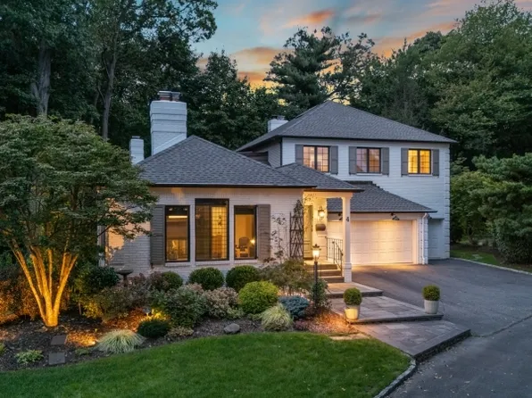 4 Stonegate Ct, Madison Boro, NJ 07940