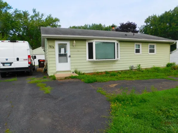 1879 McKnight Rd N, Maplewood, MN 55109