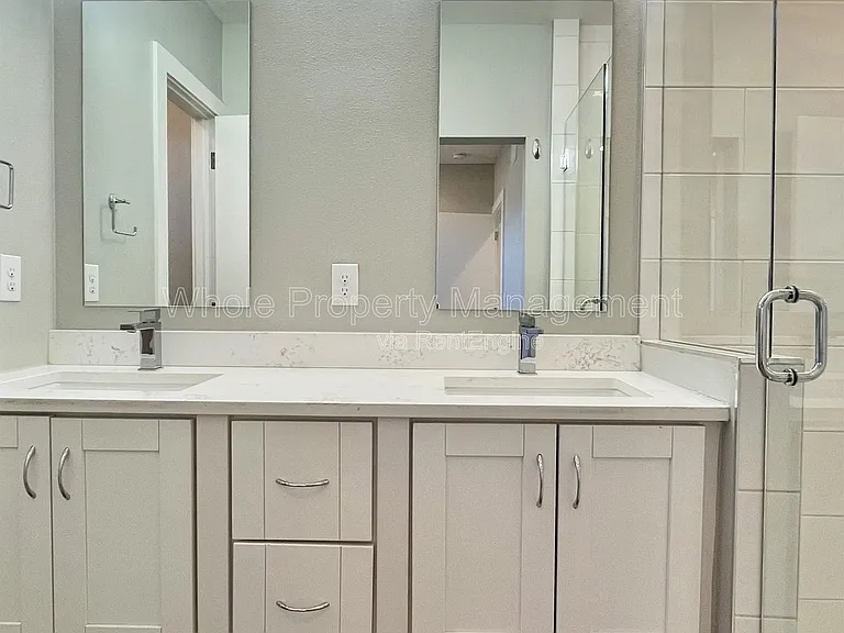1547 Utica St — Photo 23