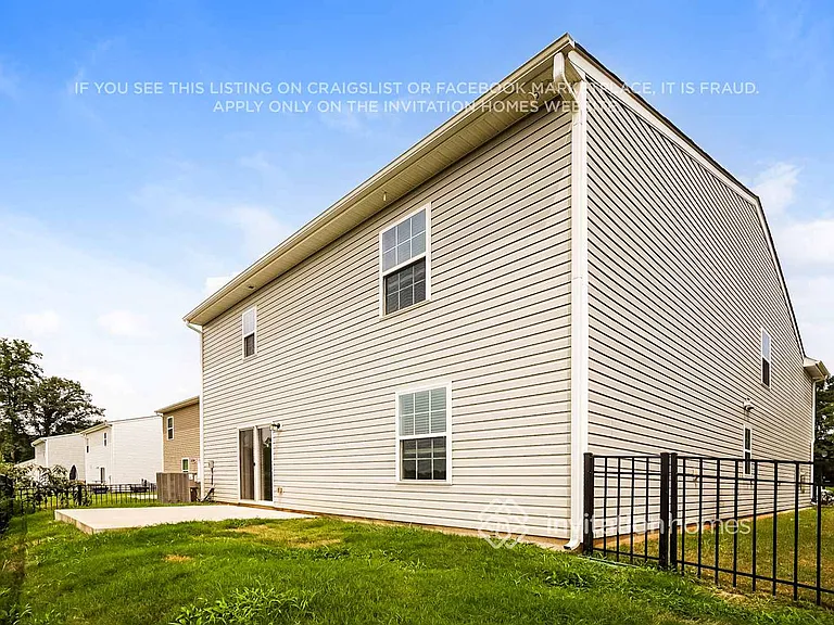 364 Hollingswood Dr — Photo 16